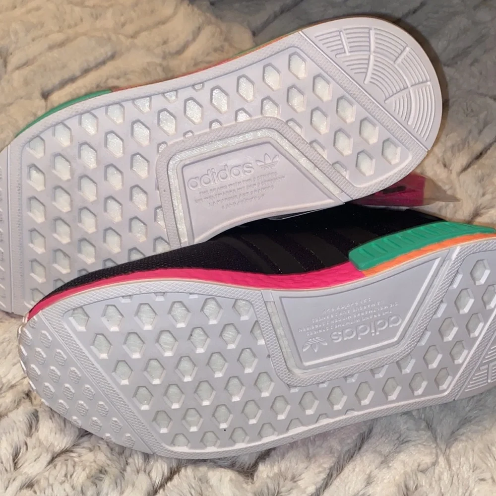 SOLD 🛑🛑 Brand new Adidas NMD womens Size 8 - Picture 7 of 7